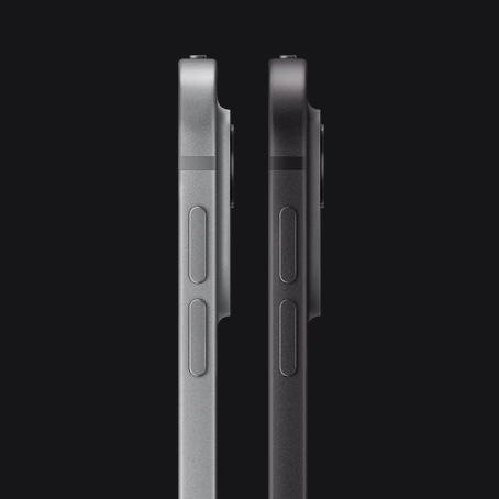 两款 iPad Pro 机型的侧面外观，展示音量增大按钮、音量减小按钮、圆角直边设计、凸起的 Pro 级摄像头系统。