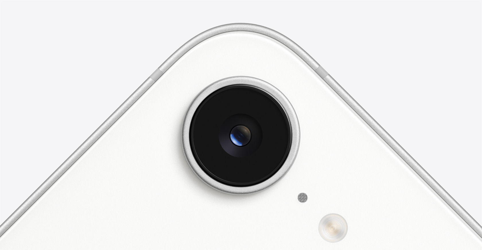 白色 iPhone 16e 上的摄像头镜头。